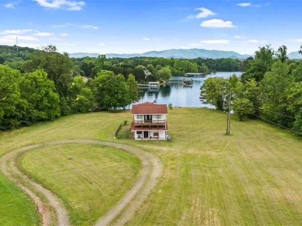 1586 US HWY 76, Hiawassee, GA 30546