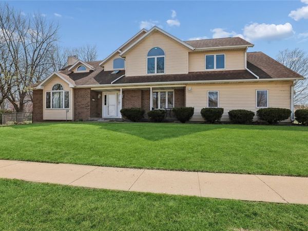 1404 Santa Fe Drive , Iowa City, IA 52246