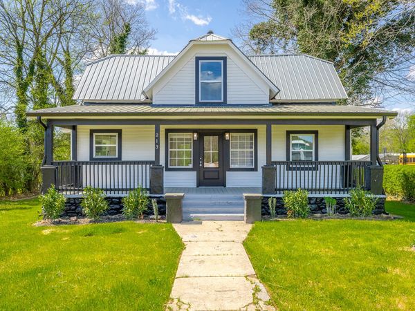213 Southern College Street, Graysville, TN 37338