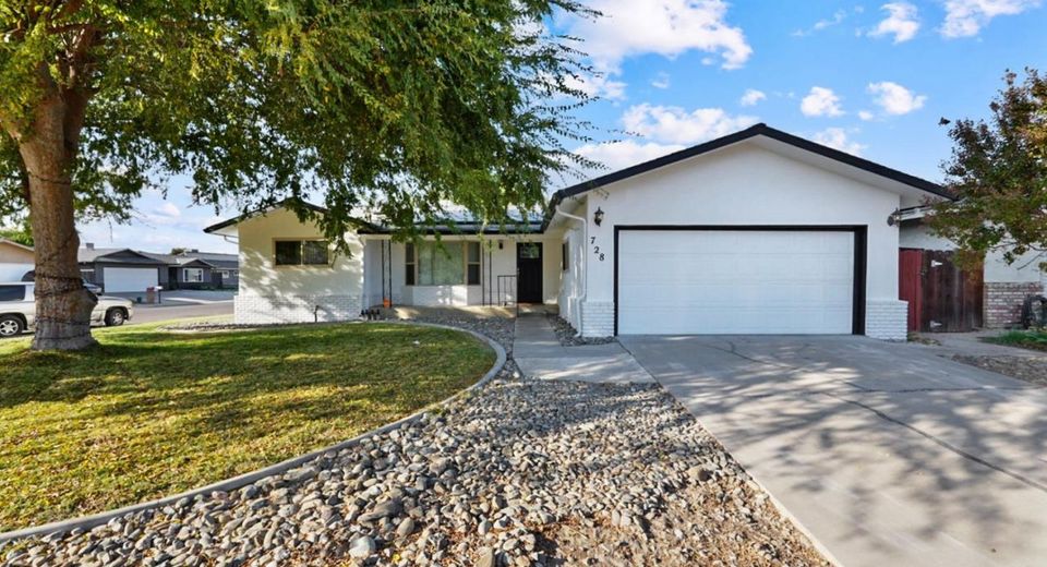 728 R St, Newman, CA 95360 Photo