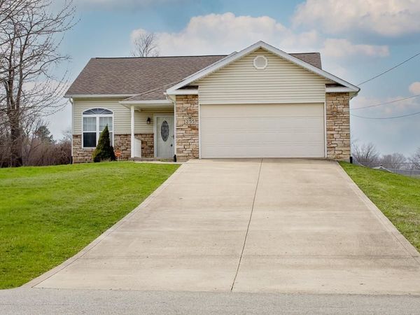 255 Wimbledon Dr, Mansfield, OH 44906