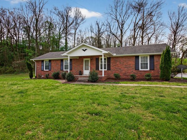832 New Shackle Island Rd , Hendersonville, TN 37075