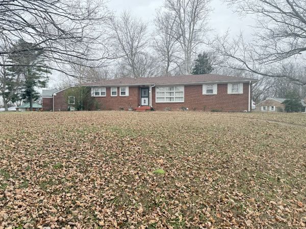 16 Concord Dr , Clarksville, TN 37042