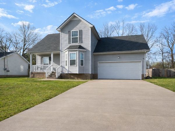 1437 Addison Dr , Clarksville, TN 37042