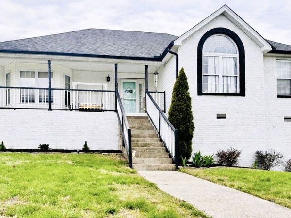 2000 Gallant Fox Ct, Mount Juliet, TN 37122