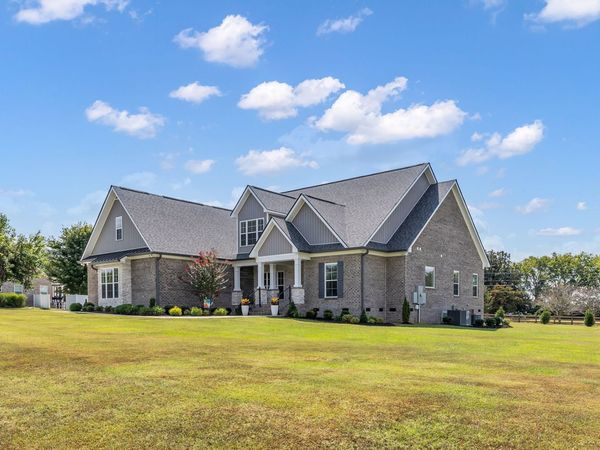 8014 Traditions Ln , Columbia, TN 38401