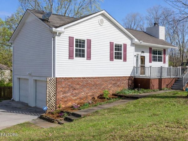 2204 Bishops Bridge Rd, Knoxville, TN 37922