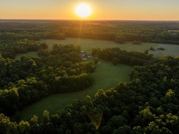 1051 Smith Avenue, Hohenwald, TN 38462