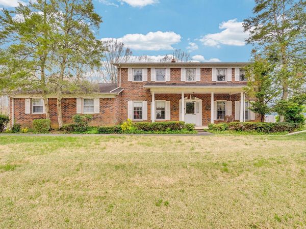 99 Hilltop Ln , Byrdstown, TN 38549