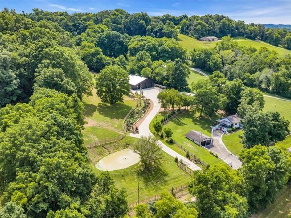 2896 Fly Rd, Santa Fe, TN 38482