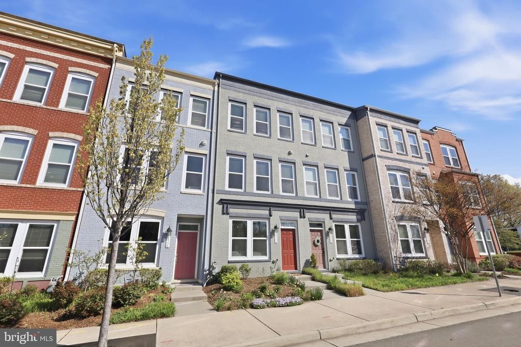 8934 Center Street, Manassas, VA 20110 Main Photo