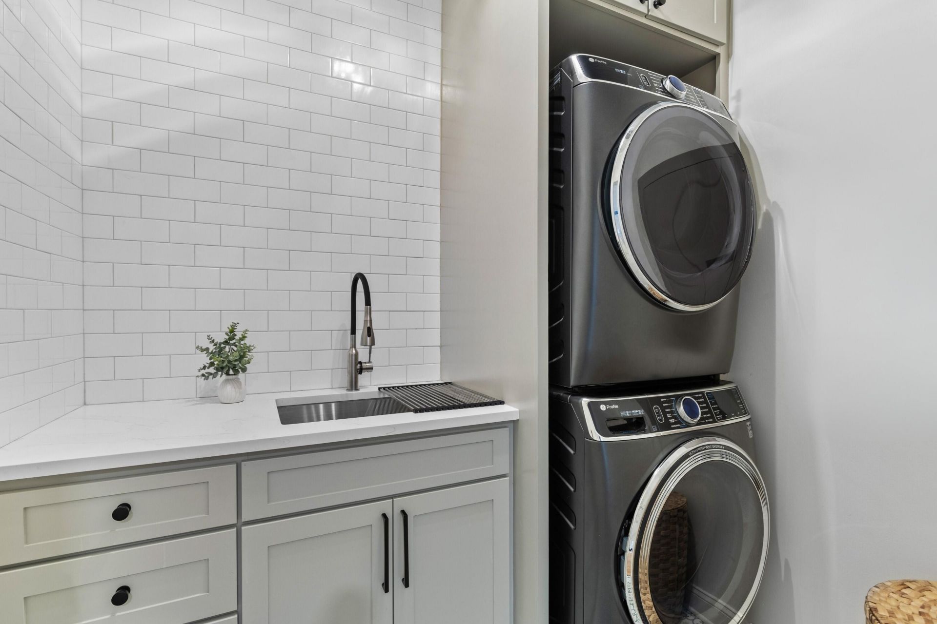 1530 Willtown Street Photo 28