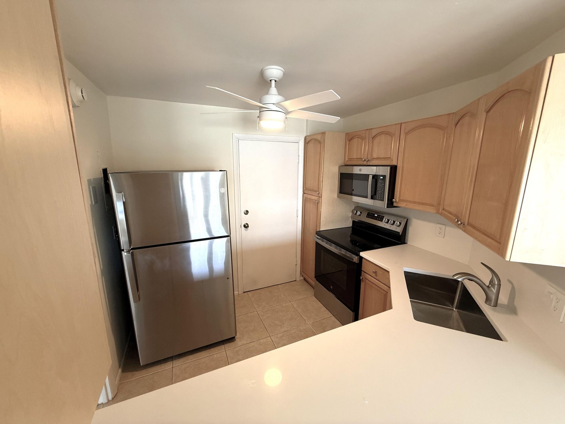 133 N Pompano Beach Boulevard N, Unit 606, Pompano Beach, FL 33062 Photo
