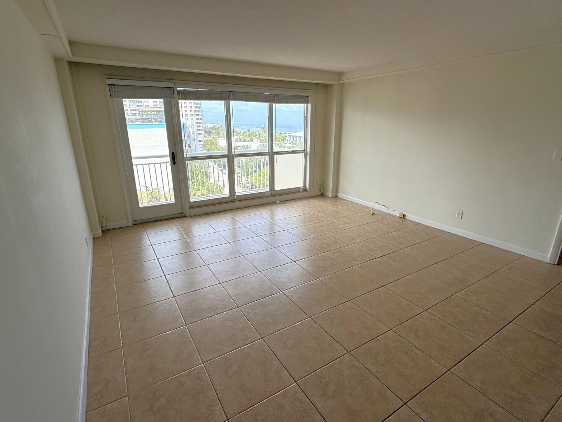 133 N Pompano Beach Boulevard N, Unit 606, Pompano Beach, FL 33062 Photo