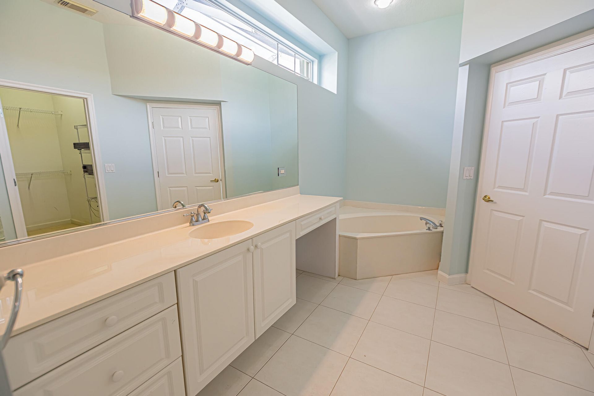 668 SW Lake Charles Circle, Port Saint Lucie, FL 34986 Photo