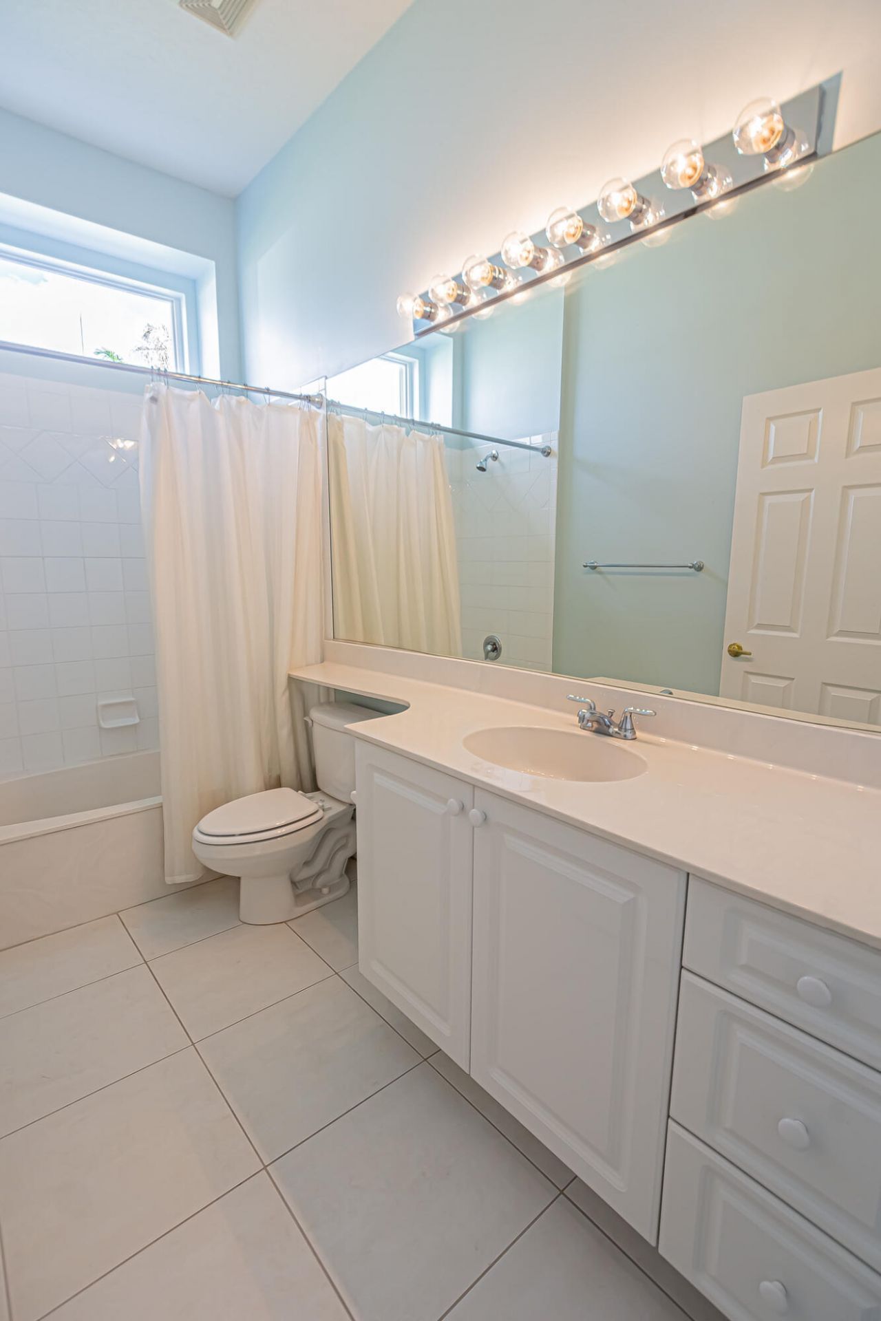 668 SW Lake Charles Circle, Port Saint Lucie, FL 34986 Photo