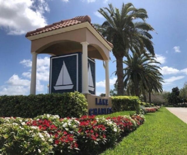 668 SW Lake Charles Circle, Port Saint Lucie, FL 34986 Photo