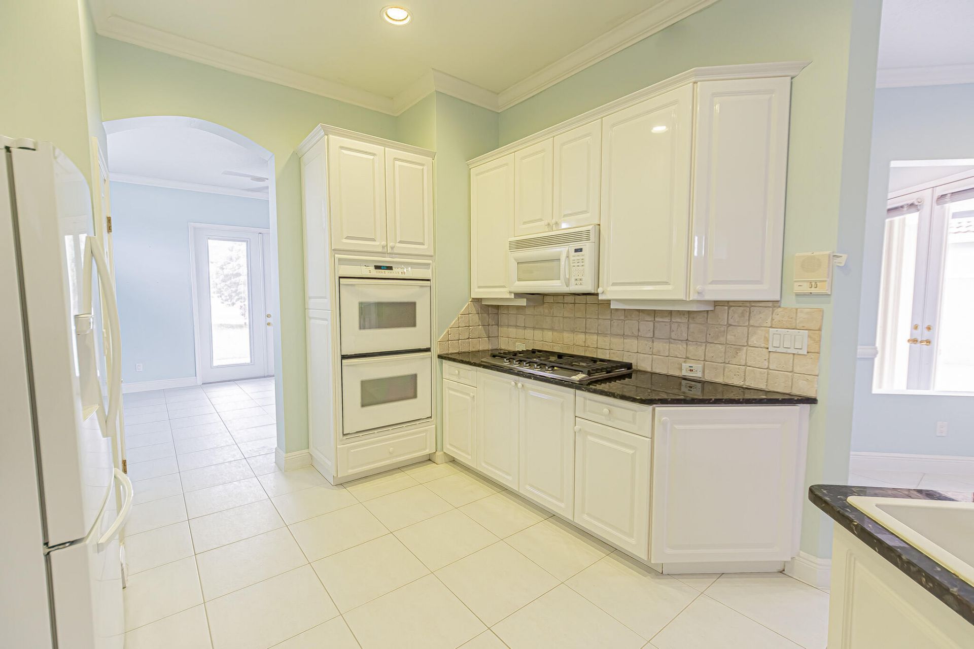 668 SW Lake Charles Circle, Port Saint Lucie, FL 34986 Photo