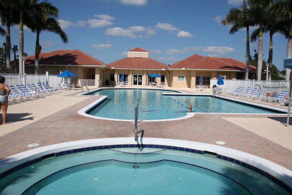 668 SW Lake Charles Circle, Port Saint Lucie, FL 34986 Photo