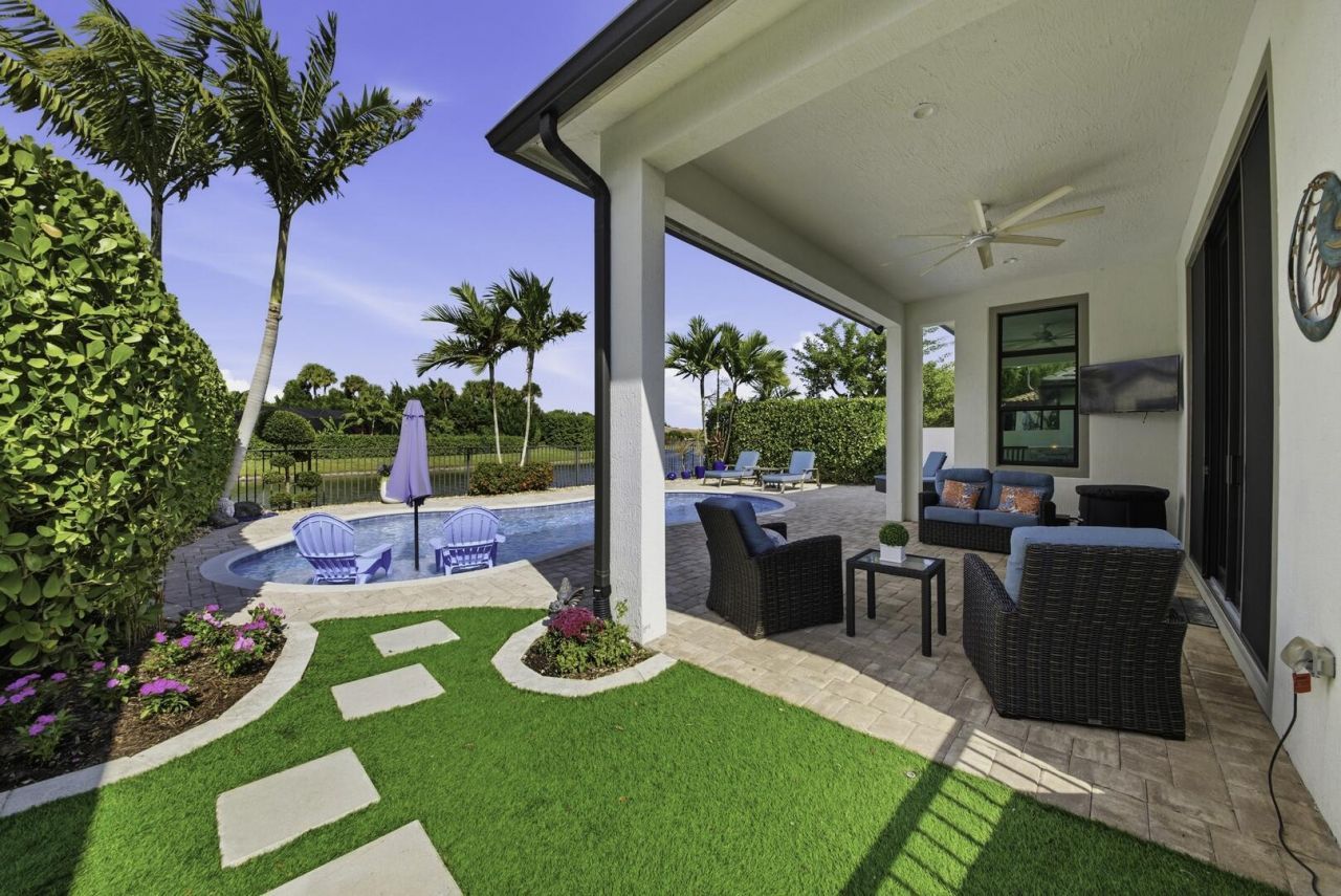 8644 Grand Prix Lane, Boynton Beach, FL 33472 Photo