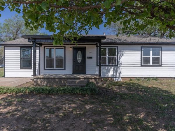 1202 Mark Street, Shawnee, OK 74801