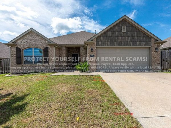 1111 Tulip Street , Centerton, AR 72719
