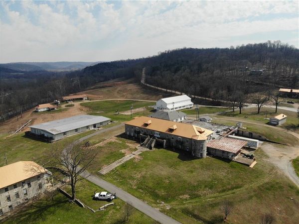 215 E Moffit Street , Sulphur Springs, AR 72768