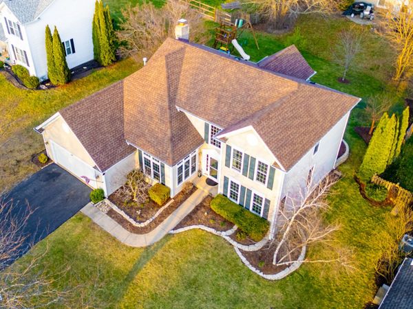 311 Briarwood Lane , Algonquin, IL 60102