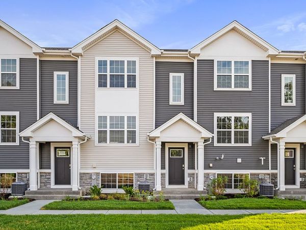 1403 Oakfield Lane , Pingree Grove, IL 60140