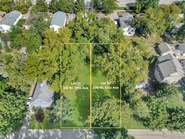 212 W Ellis Avenue , Libertyville, IL 60048