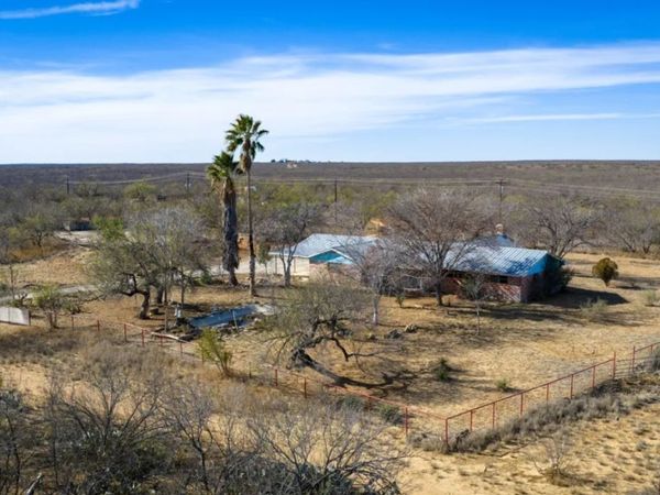 1799 Shumaca Road, Carrizo Springs, TX 78834