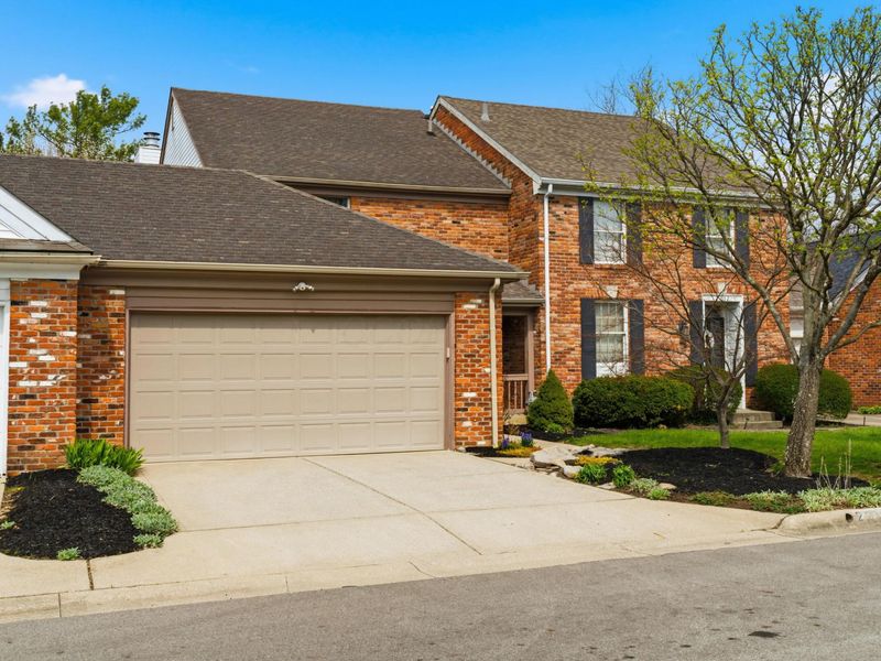 2236 Adner Court, Upper Arlington, OH 43220 Photo 2