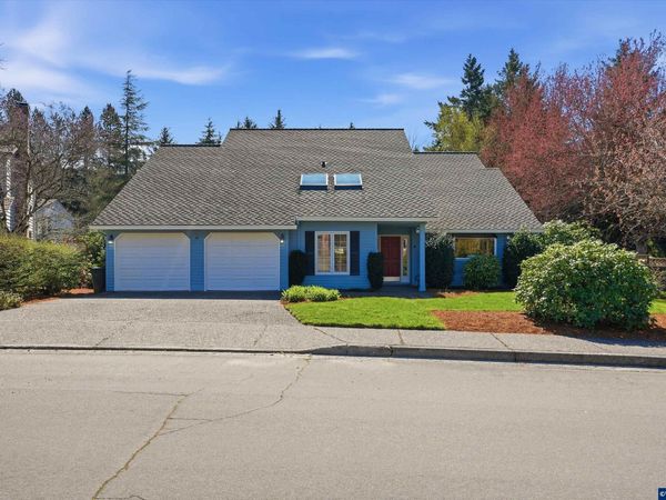 7025 SW Windemere Lp, Portland, OR 97225