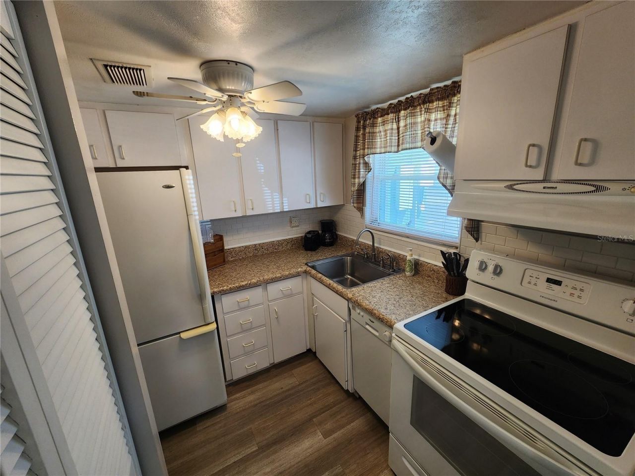 5842 Welcome Road, Unit J2, Bradenton, FL 34207 Photo