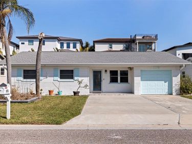 176 175TH AVENUE E, REDINGTON SHORES, FL 33708