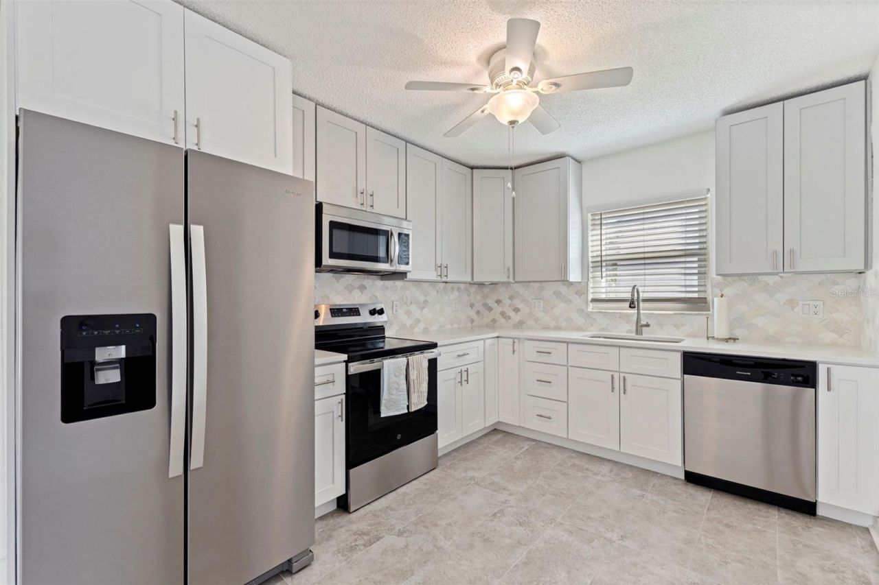 176 175th Avenue E, Redington Shores, FL 33708 Photo