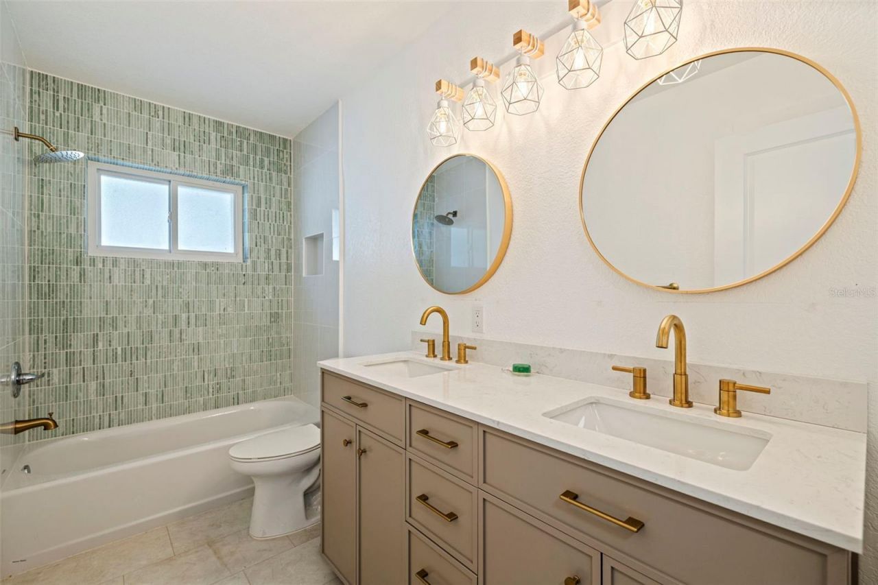 176 175th Avenue E, Redington Shores, FL 33708 Photo