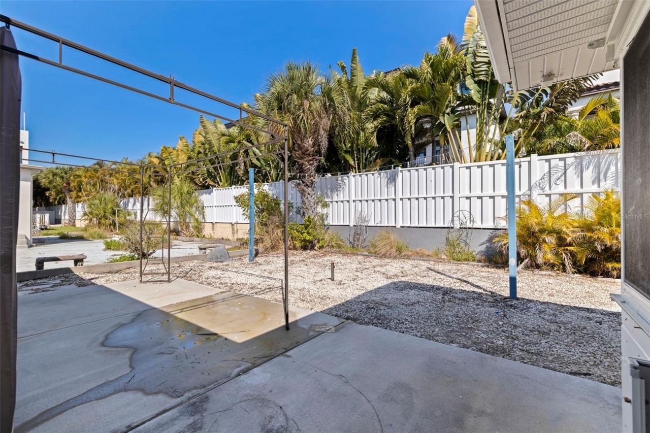 176 175th Avenue E, Redington Shores, FL 33708 Photo