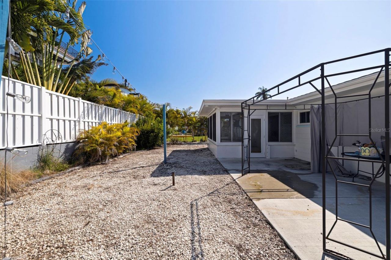 176 175th Avenue E, Redington Shores, FL 33708 Photo