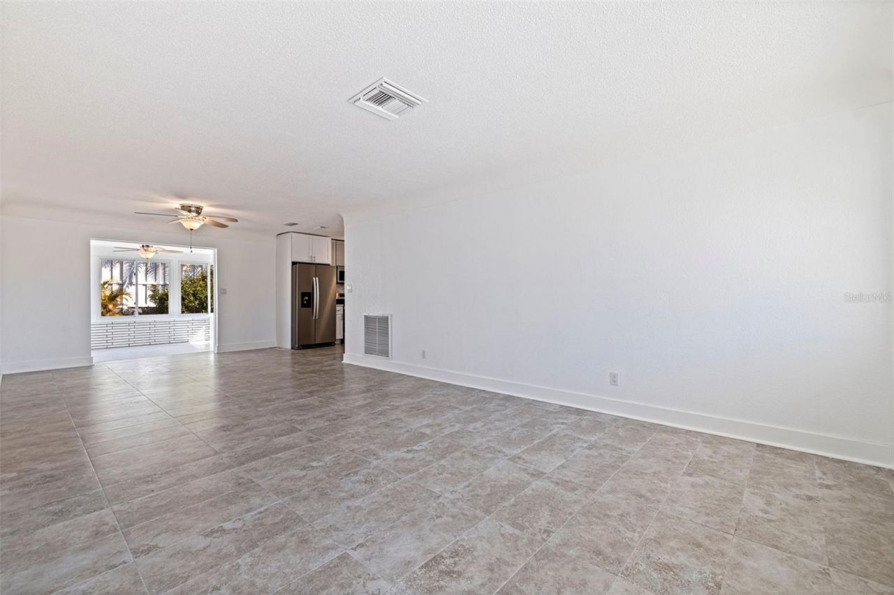 176 175th Avenue E, Redington Shores, FL 33708 Photo