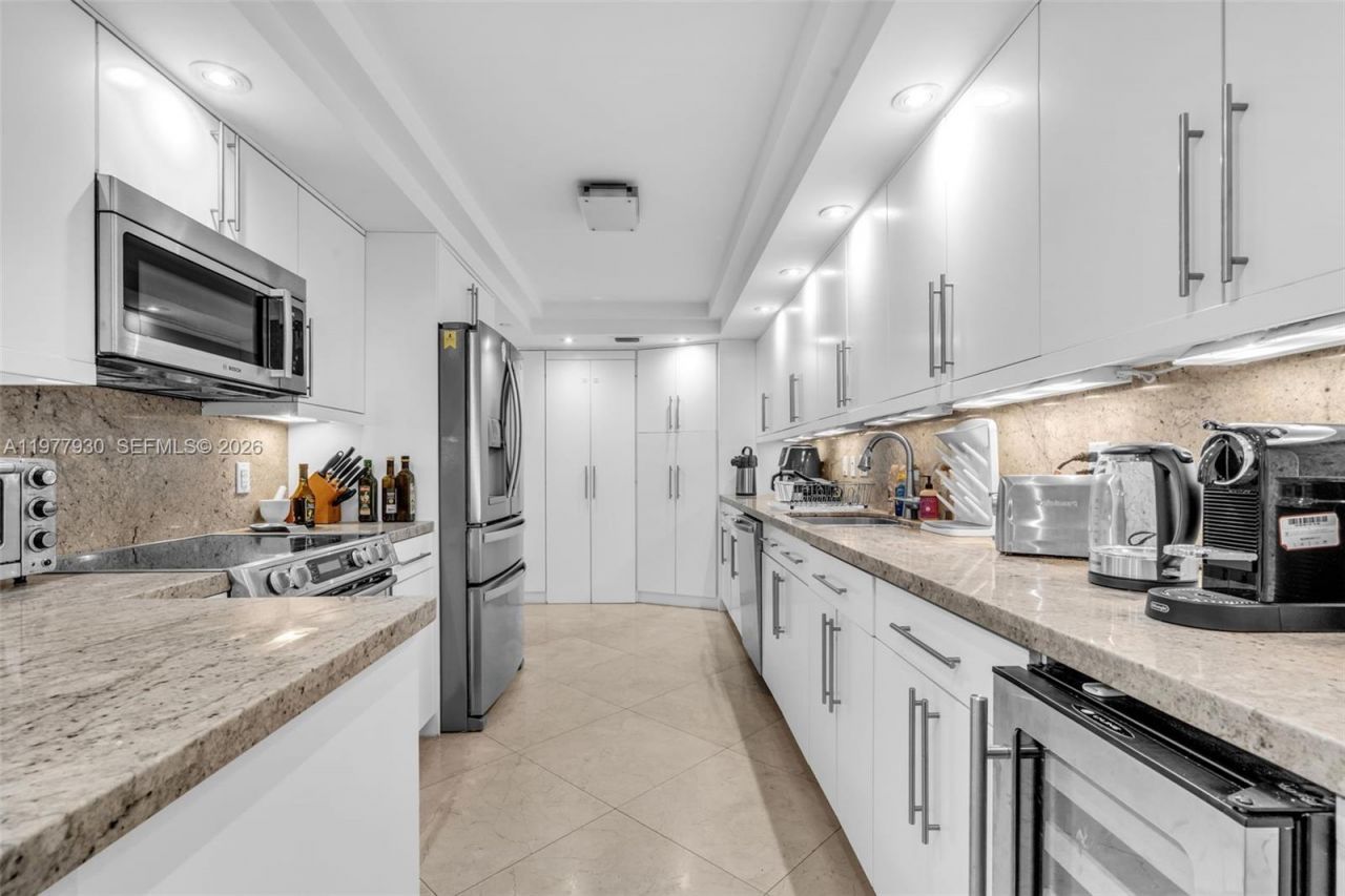 1121 Crandon Blvd, Unit E1203, Key Biscayne, FL 33149 Photo