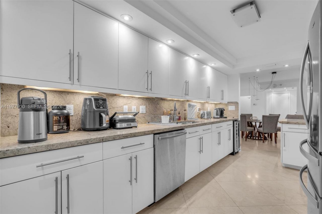 1121 Crandon Blvd, Unit E1203, Key Biscayne, FL 33149 Photo