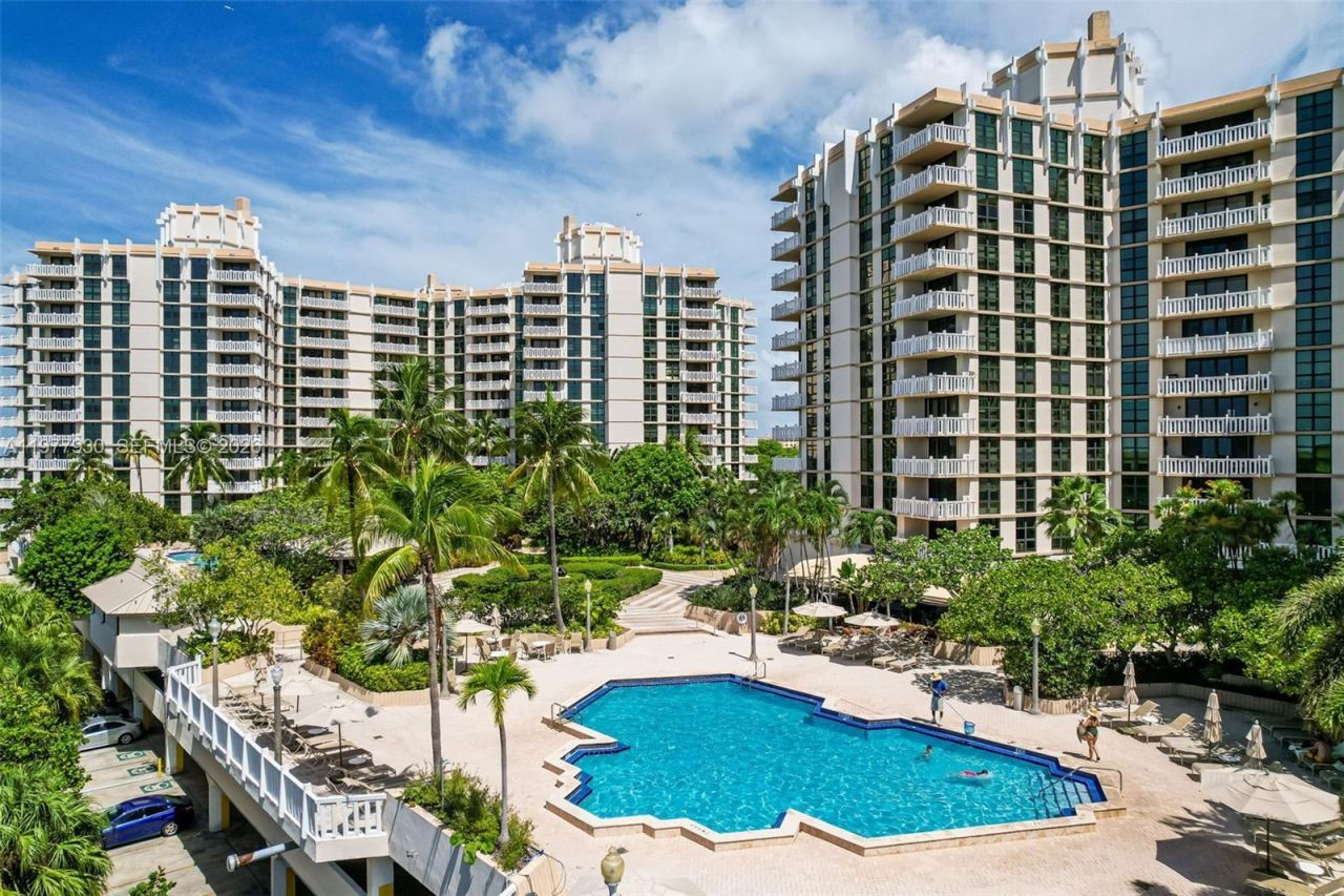 1121 Crandon Blvd, Unit E1203, Key Biscayne, FL 33149 Photo