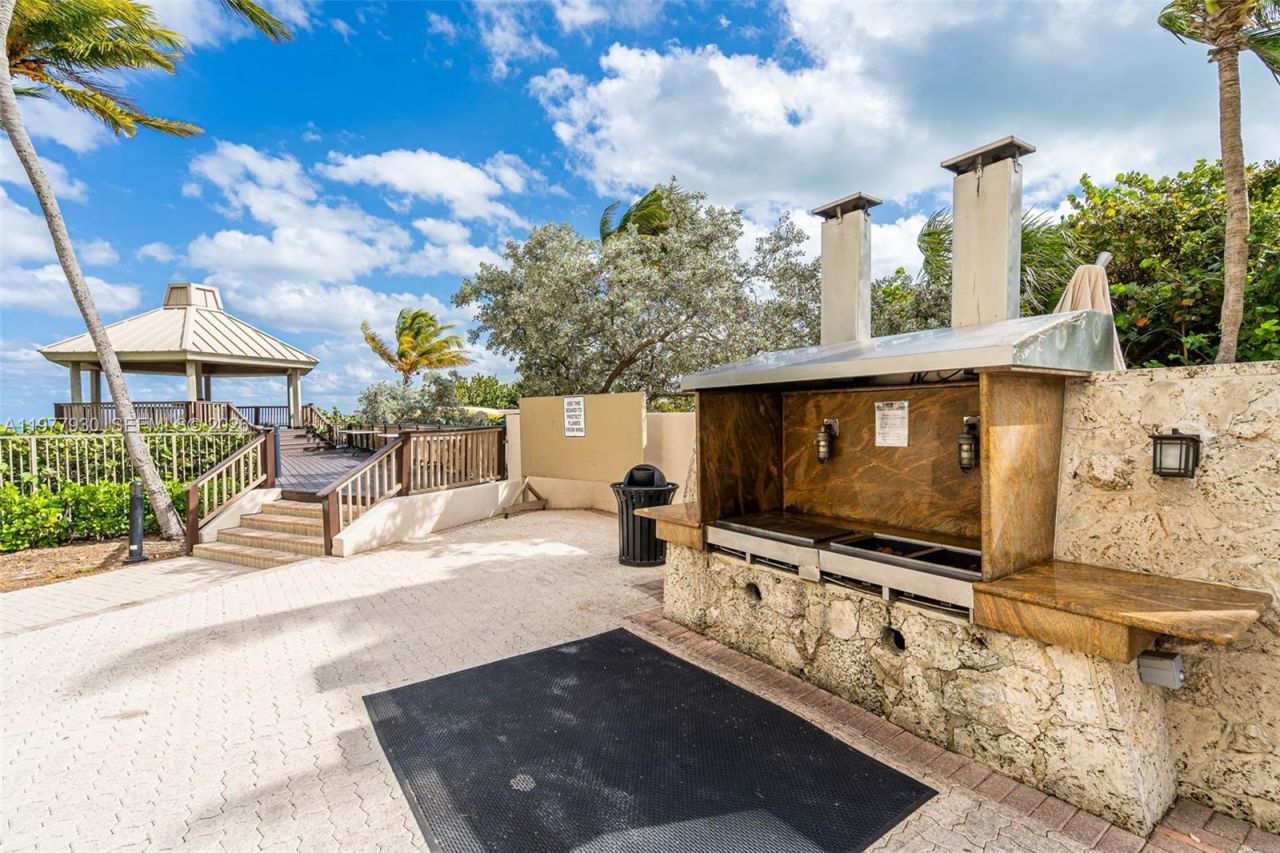 1121 Crandon Blvd, Unit E1203, Key Biscayne, FL 33149 Photo