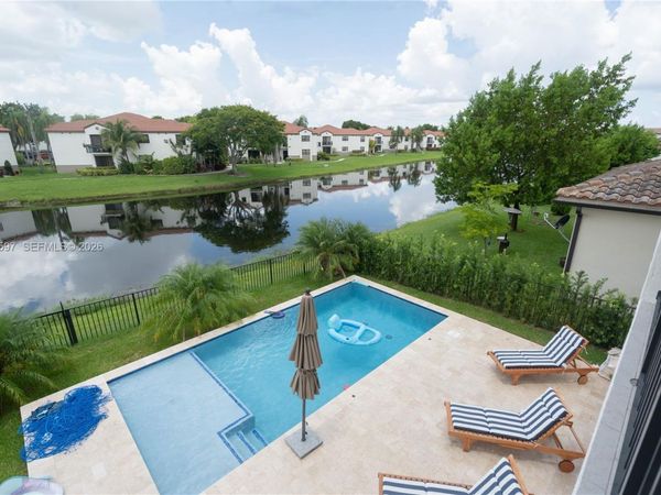 11826 SW 13th Ct , Pembroke Pines, FL 33025