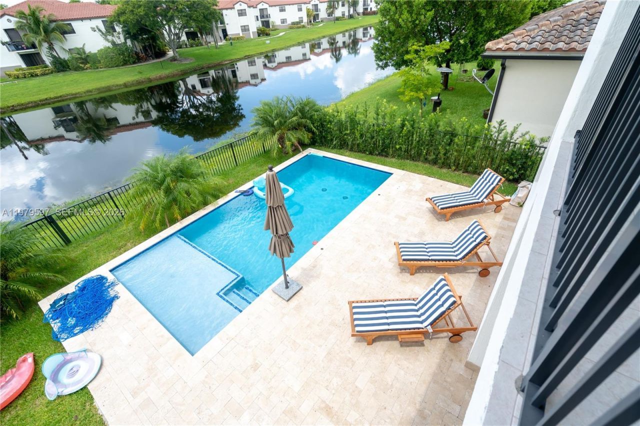 11826 SW 13th Ct, Pembroke Pines, FL 33025 Photo