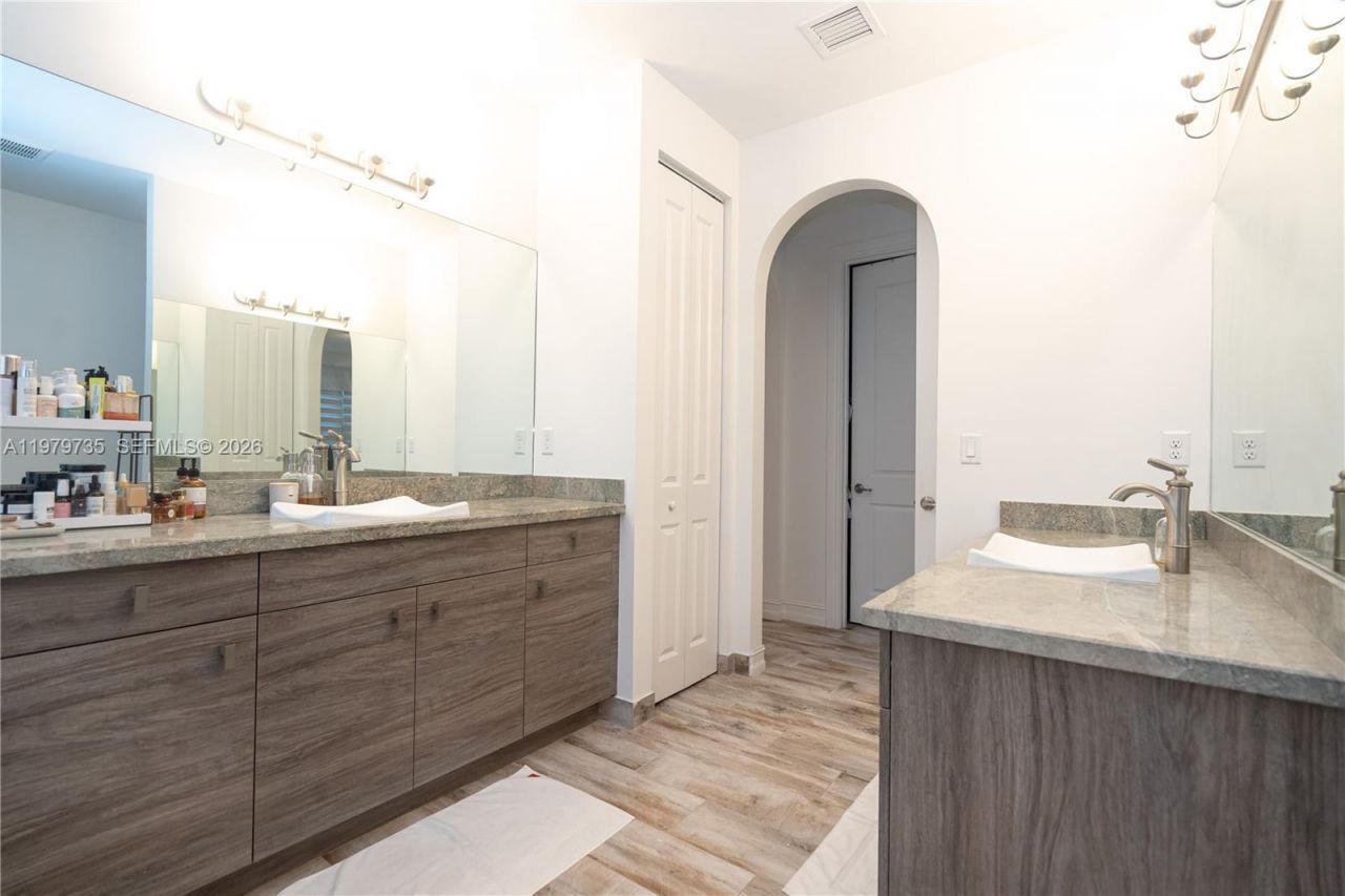 11826 SW 13th Ct, Pembroke Pines, FL 33025 Photo