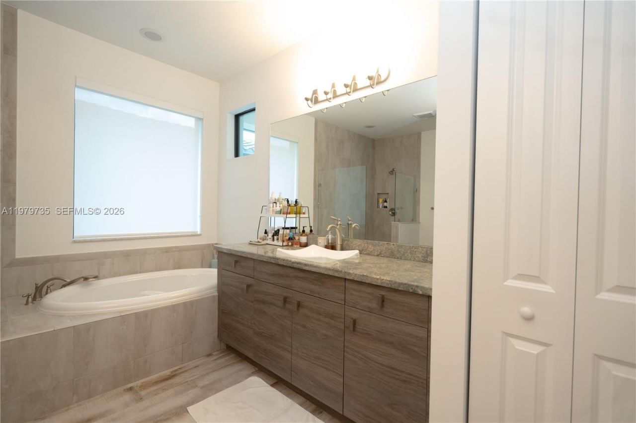 11826 SW 13th Ct, Pembroke Pines, FL 33025 Photo