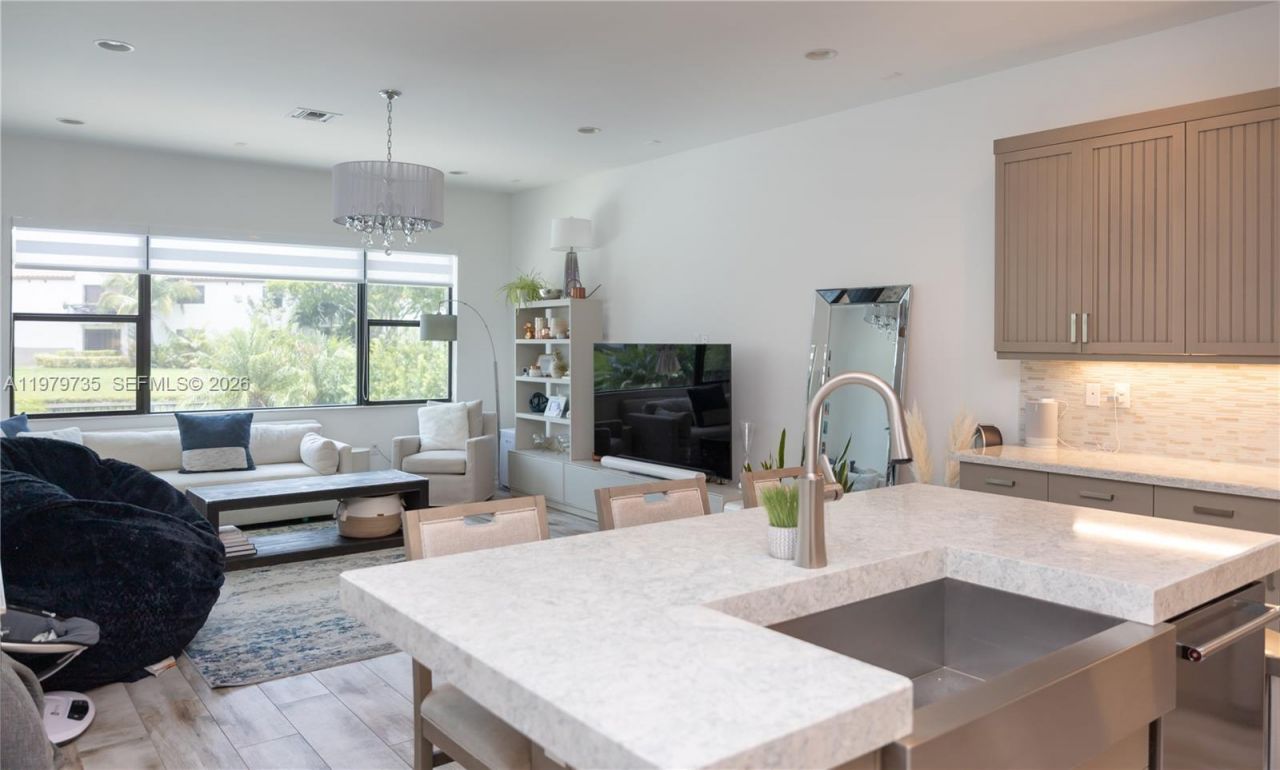 11826 SW 13th Ct, Pembroke Pines, FL 33025 Photo