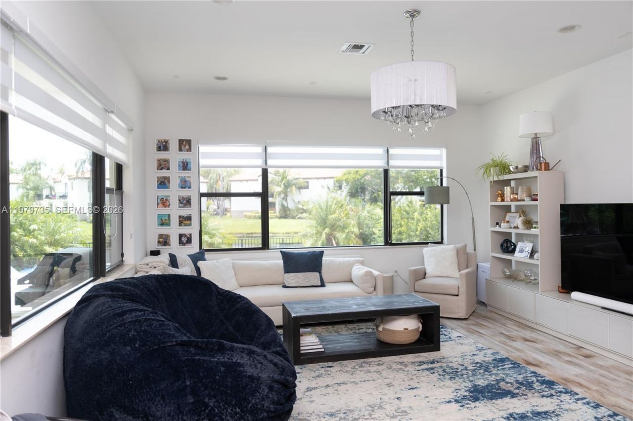 11826 SW 13th Ct, Pembroke Pines, FL 33025 Photo